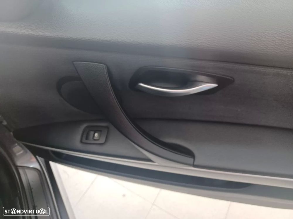 BMW 318 d — fotografia 26