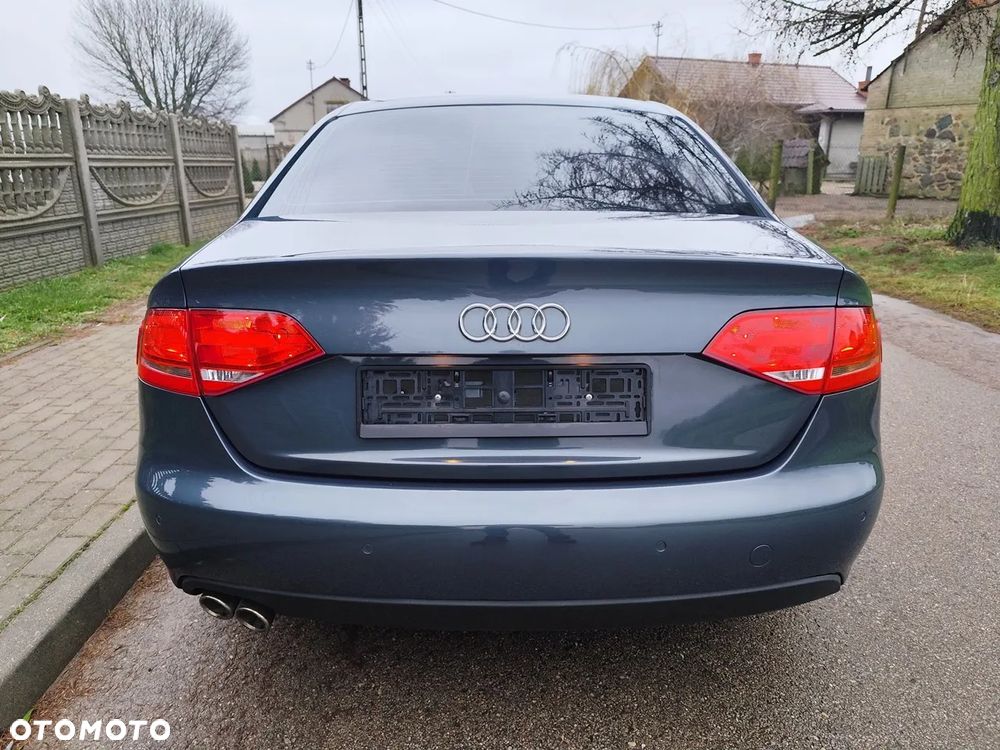 Audi A4 Limousine - 15