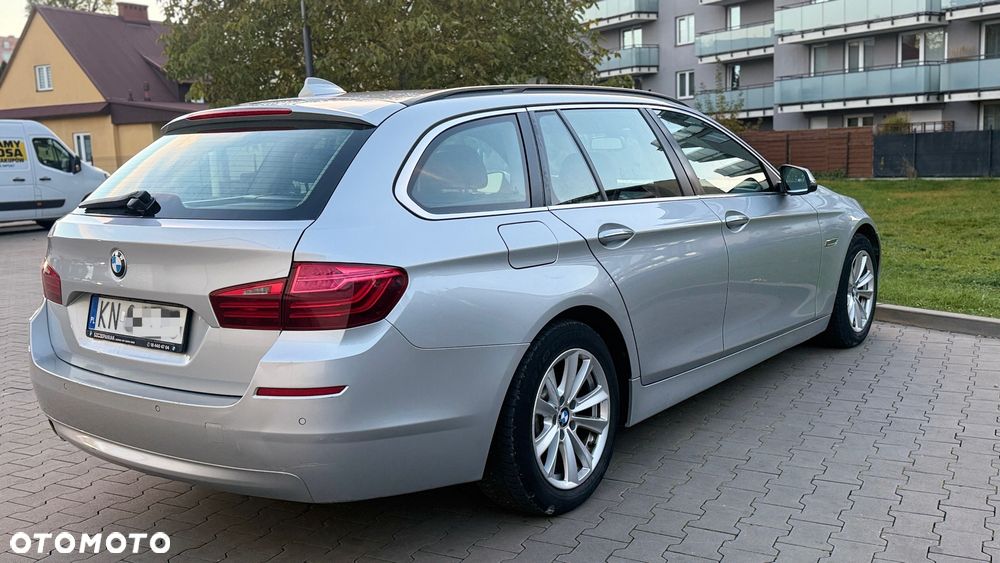 BMW Seria 5 525d Luxury Line - 24