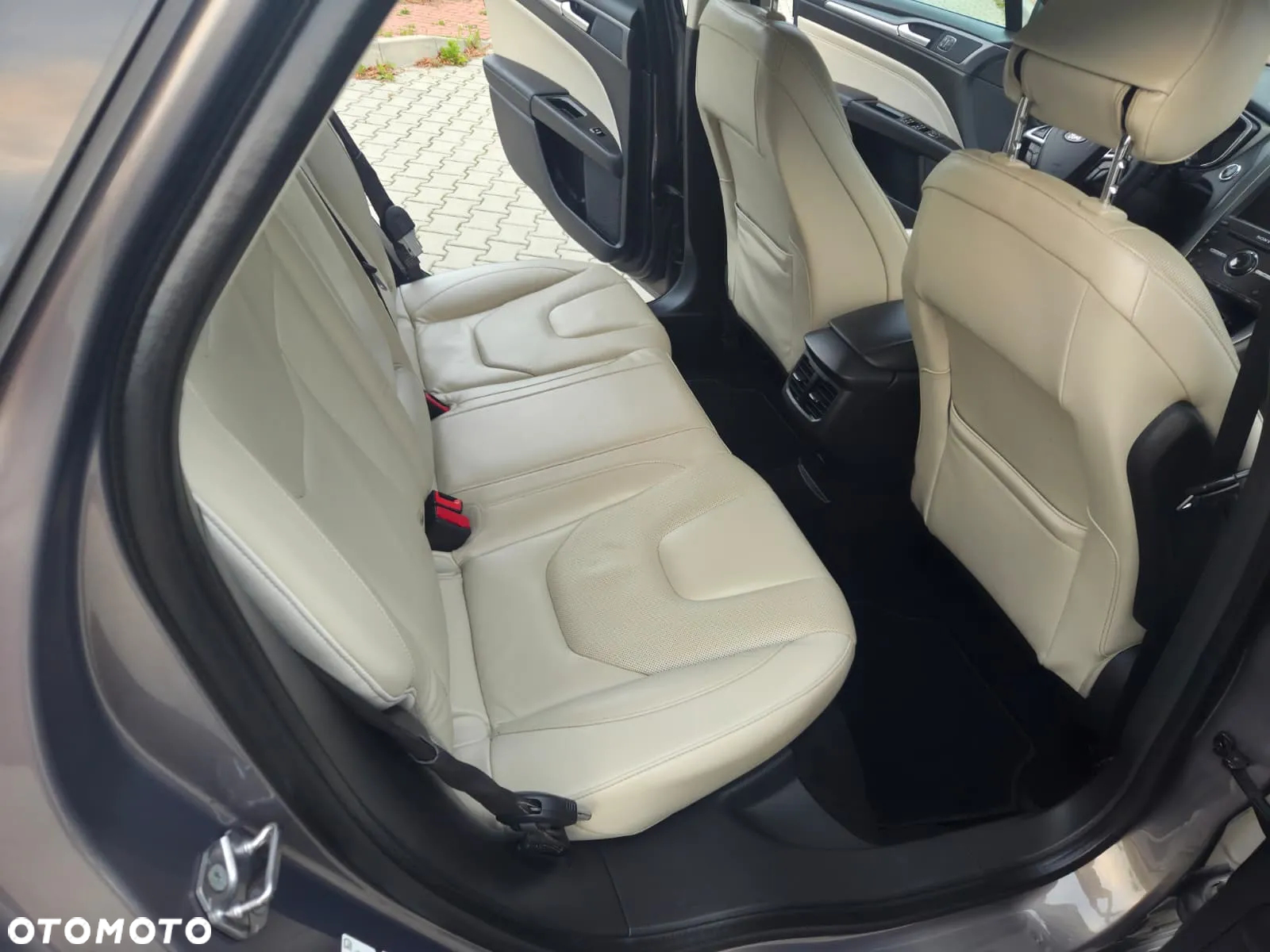 Ford Mondeo 2.0 EcoBoost Titanium - 21