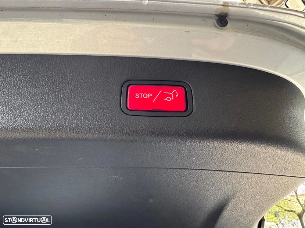 Mercedes-Benz GLC 300 e 4Matic 9G-TRONIC Avantgarde Advanced - 28