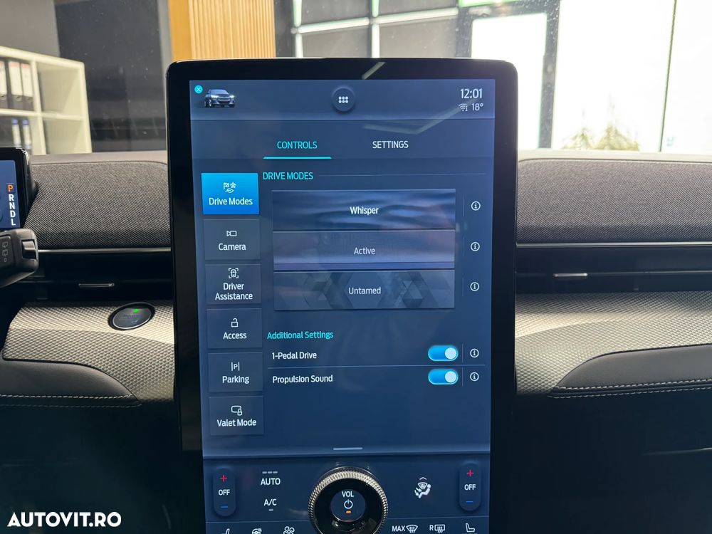 Ford Mustang Mach-E - 6