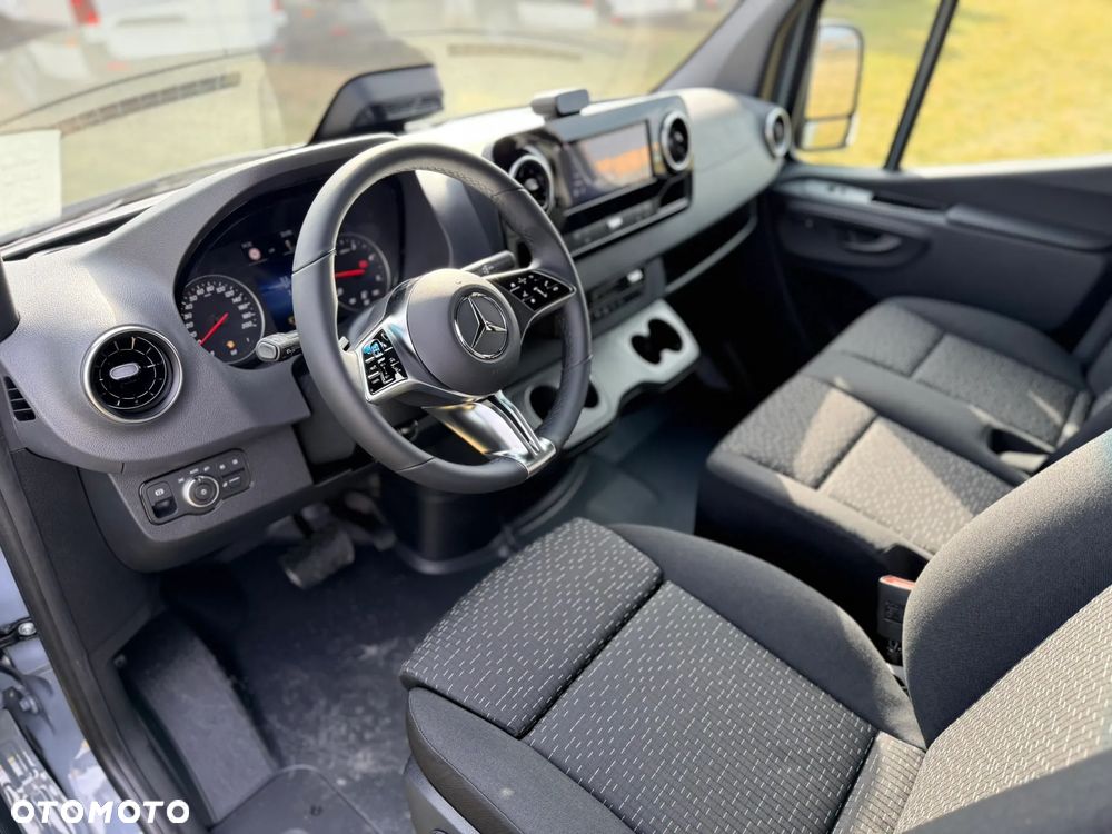 Mercedes-Benz Sprinter - 35