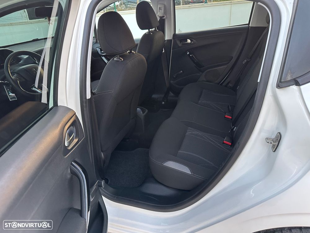 Peugeot 208 1.4 HDi Active - 21