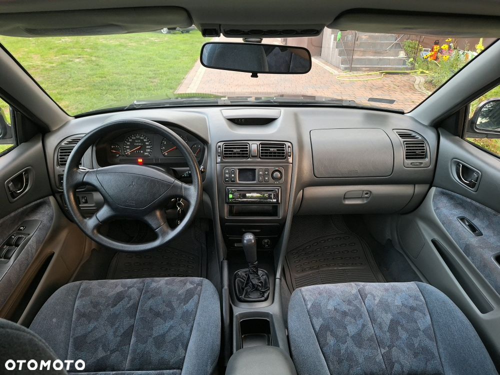 Mitsubishi Galant - 7