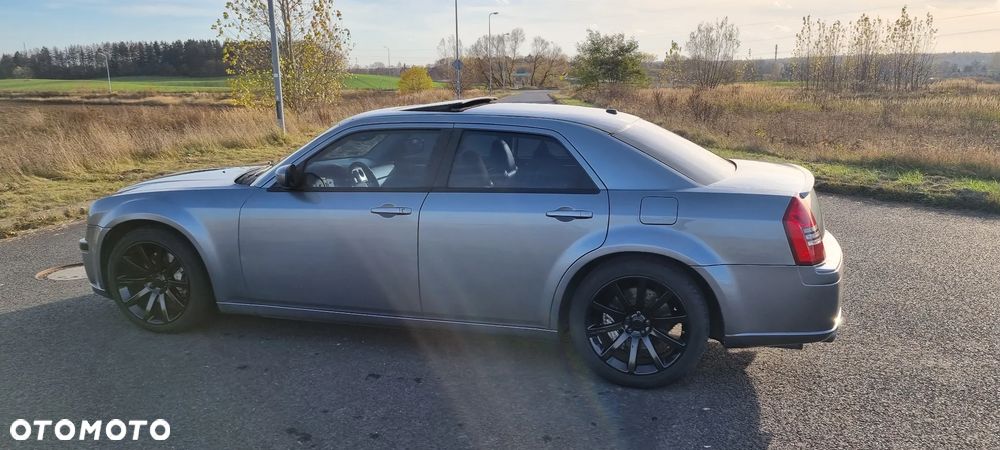 Chrysler 300C 6.1 V8 Hemi SRT8 - 19