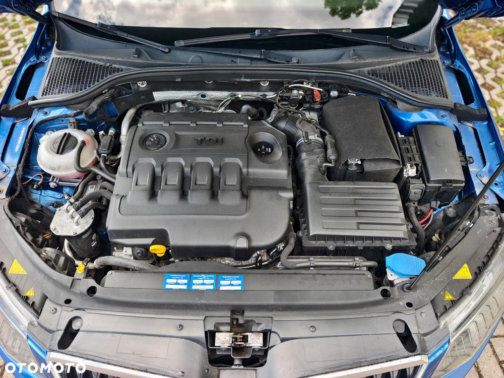 Skoda Octavia 2.0 TDI DSG RS - 22