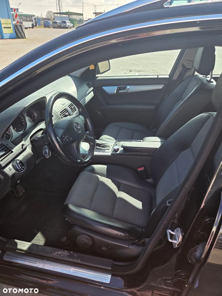 Mercedes-Benz Klasa C 220 CDI DPF Automatik Avantgarde - 12