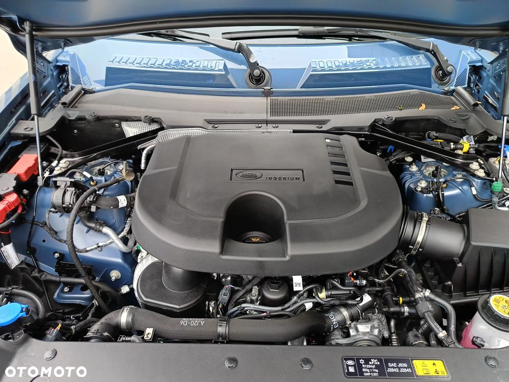 Land Rover Defender 3.0 D250 mHEV X-Dynamic SE - 11