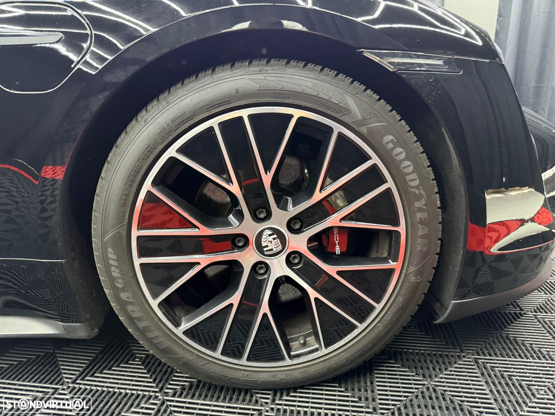 Porsche Taycan 4S bateria Performance Plus - 16