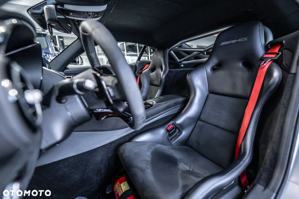 Mercedes-Benz AMG GT R - 36