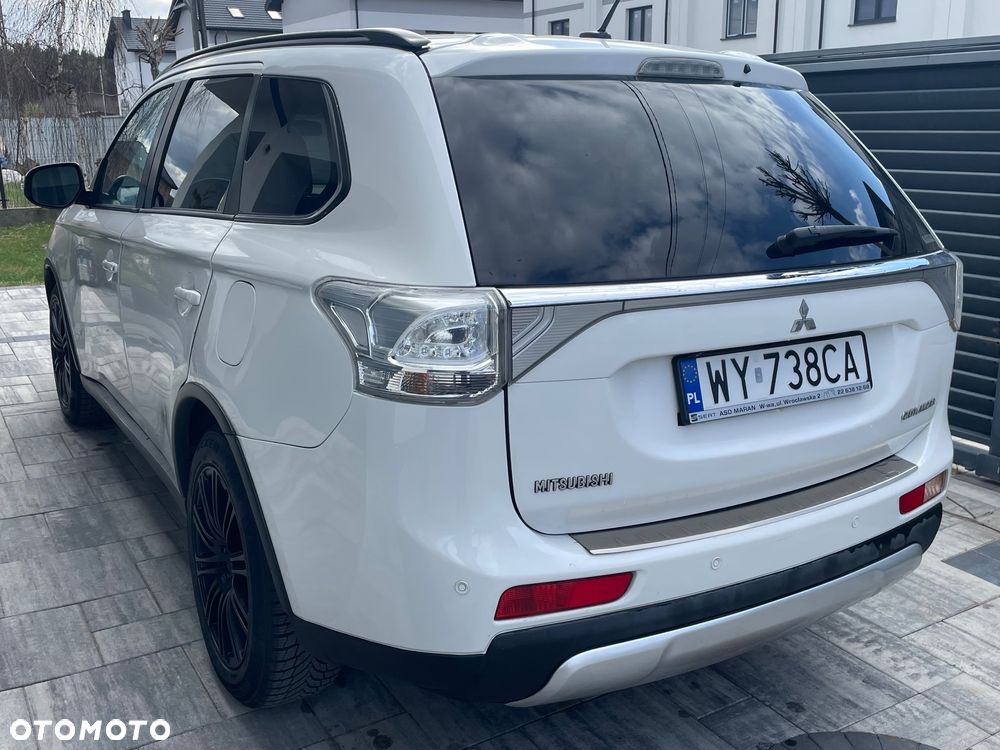 Mitsubishi Outlander - 6