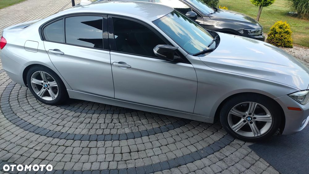 BMW Seria 3 328i Sport Line - 8