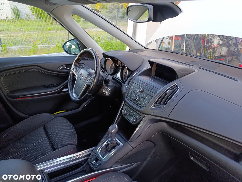 Opel Zafira - 9