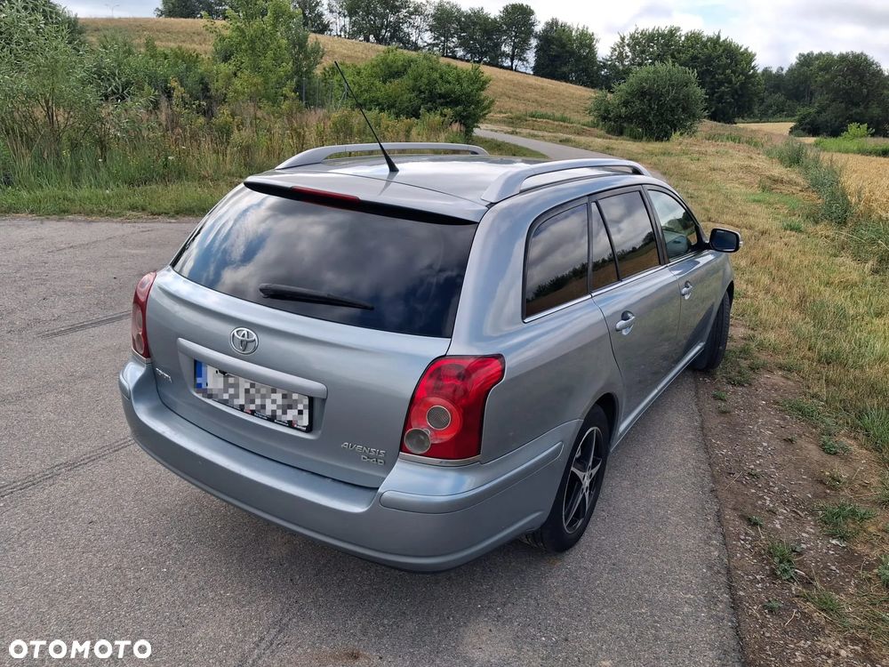 Toyota Avensis - 19