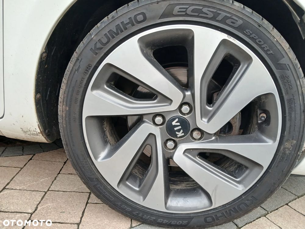 Kia Rio 1.4 L - 17