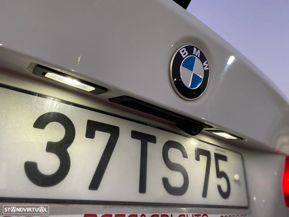 BMW 320 d Touring xDrive Line Sport Auto - 10