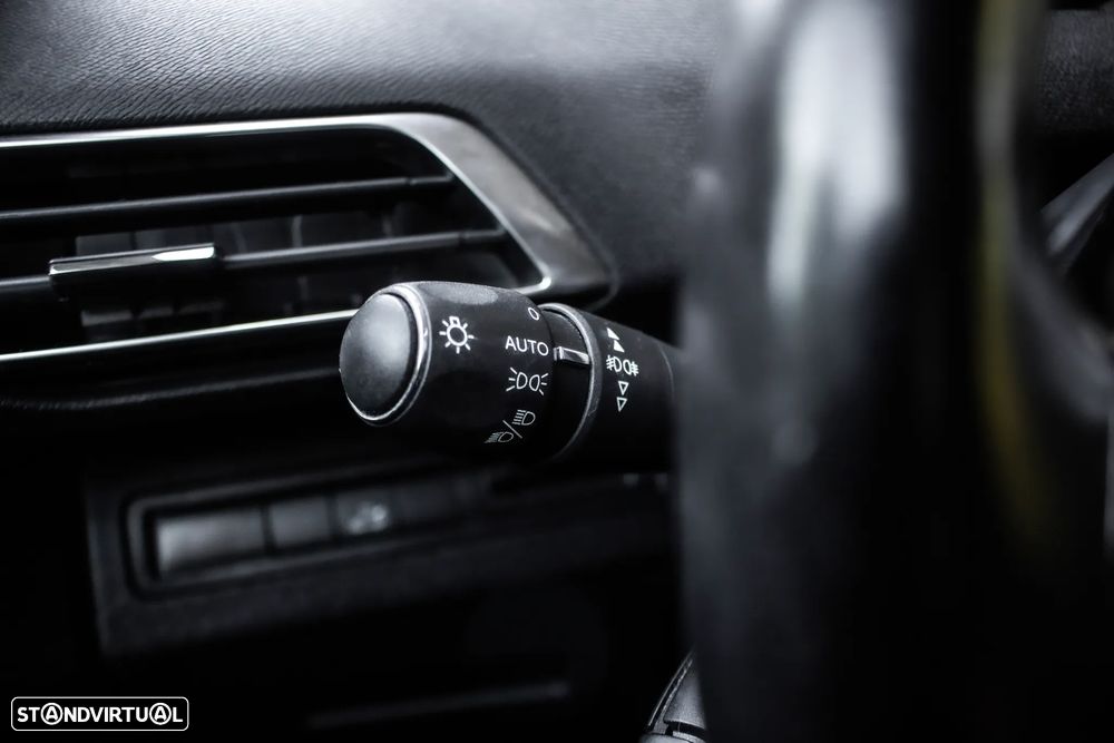 Peugeot 3008 PureTech 130 Stop & Start GPF EAT8 Allure - 14