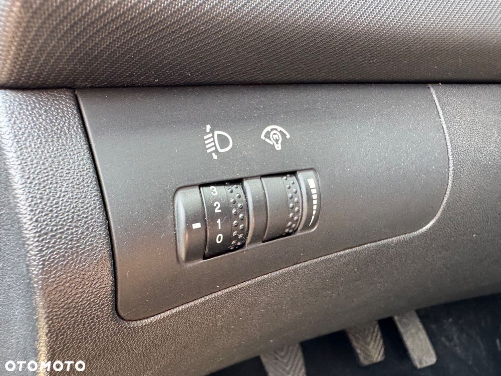 Kia Ceed - 14
