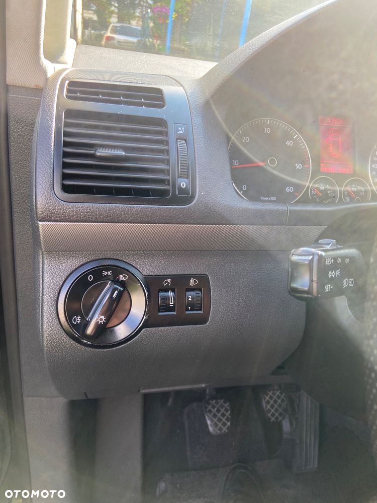 Volkswagen Touran 1.9 TDI Highline - 13