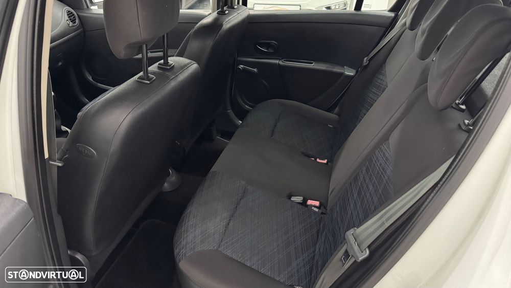 Renault Clio 1.2 16V Dynamique - 10