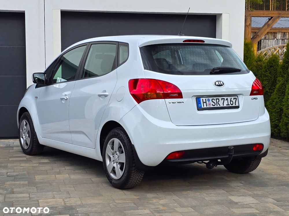 Kia Venga - 11