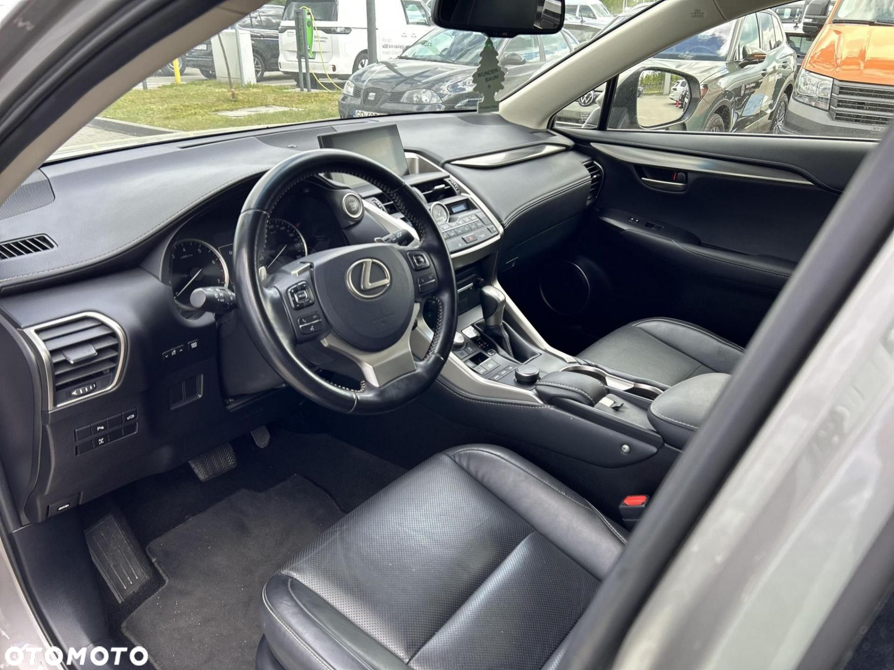 Lexus NX - 9