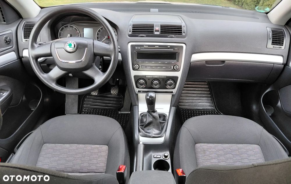 Skoda Octavia 1.6 Team Edition - 19