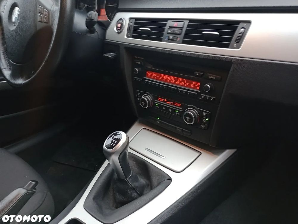 BMW Seria 3 318d DPF - 6