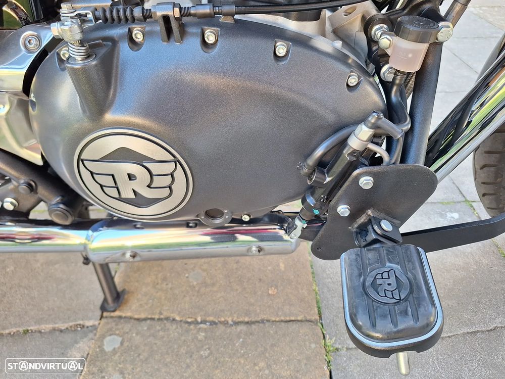 Royal Enfield Super Meteor 650 - 16