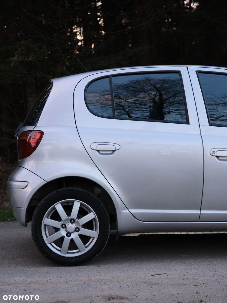 Toyota Yaris 1.3 VVT-i Executive - 13