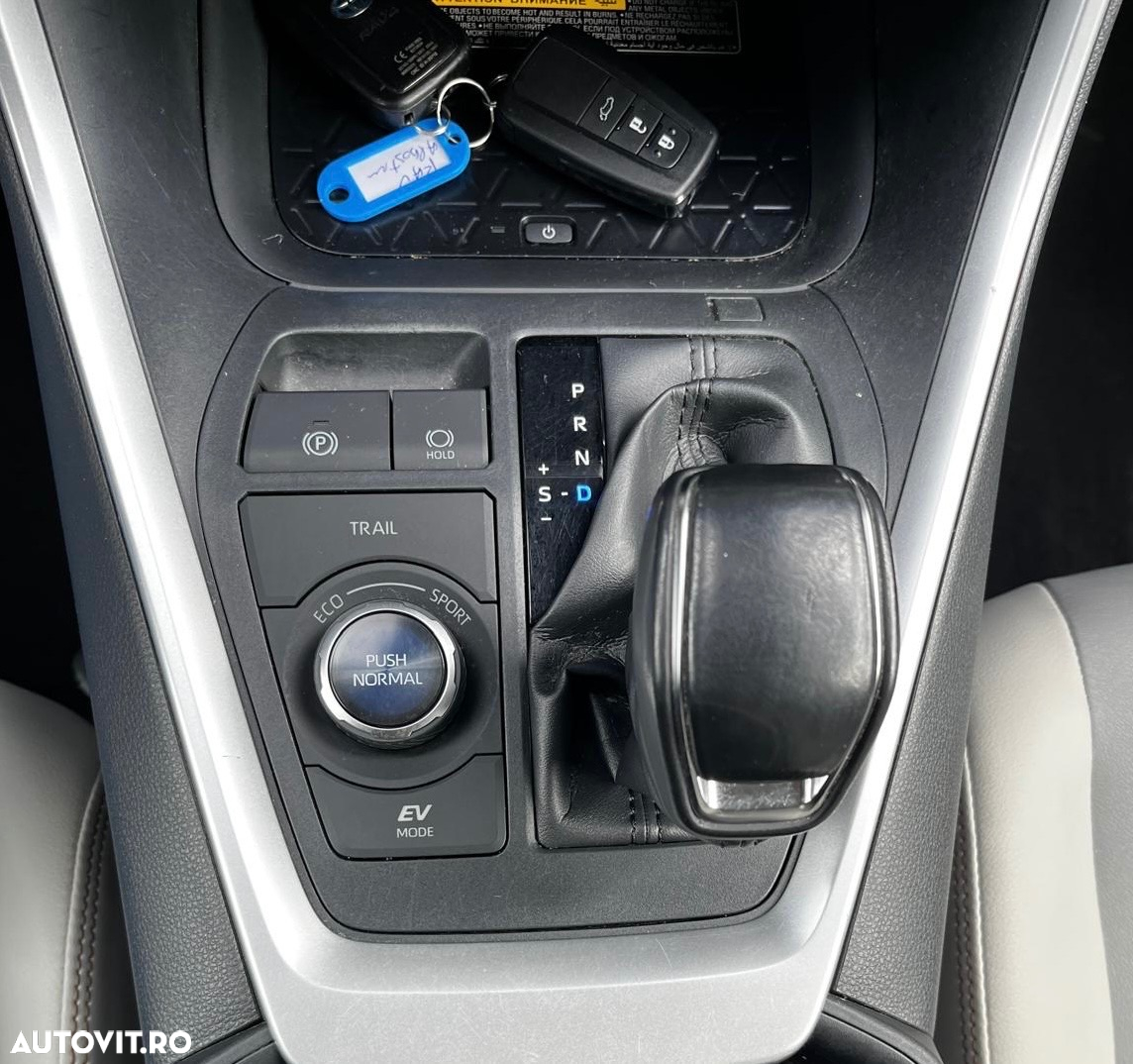 Toyota RAV4 2.5 4x4 Hybrid Lounge - 19