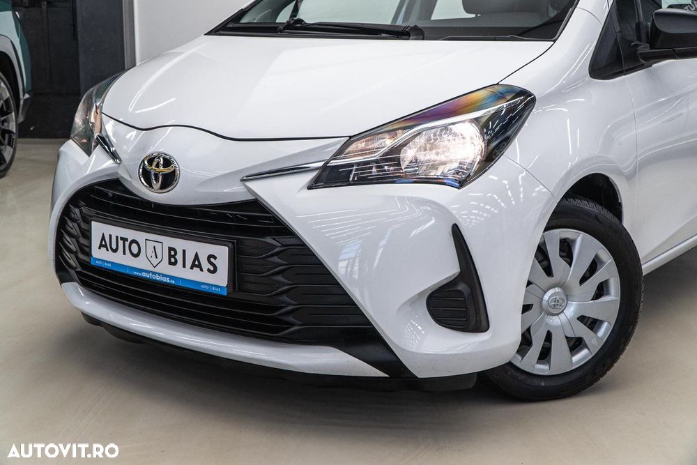 Toyota Yaris 1.0 L Eco - 11
