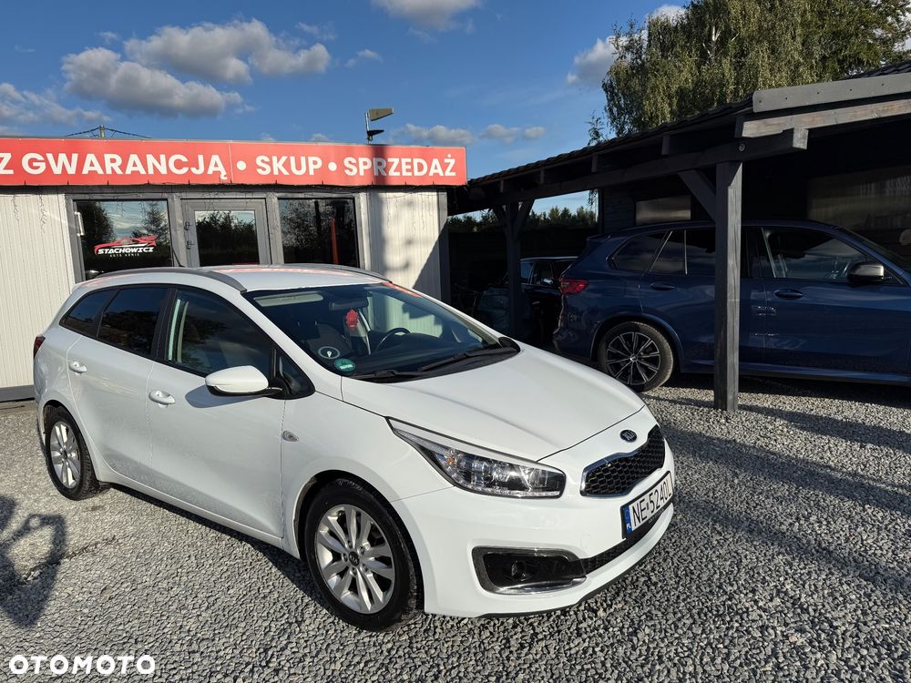 Kia Ceed 1.6 CRDi 136 ISG Dream Team Edition - 27
