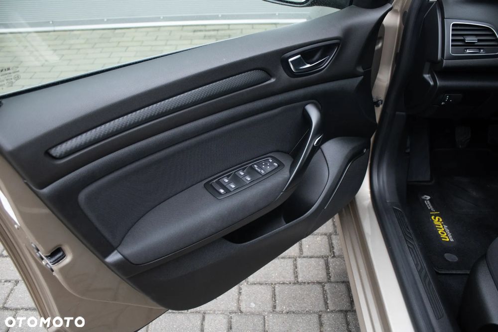 Renault Megane ENERGY TCe 130 EXPERIENCE - 38