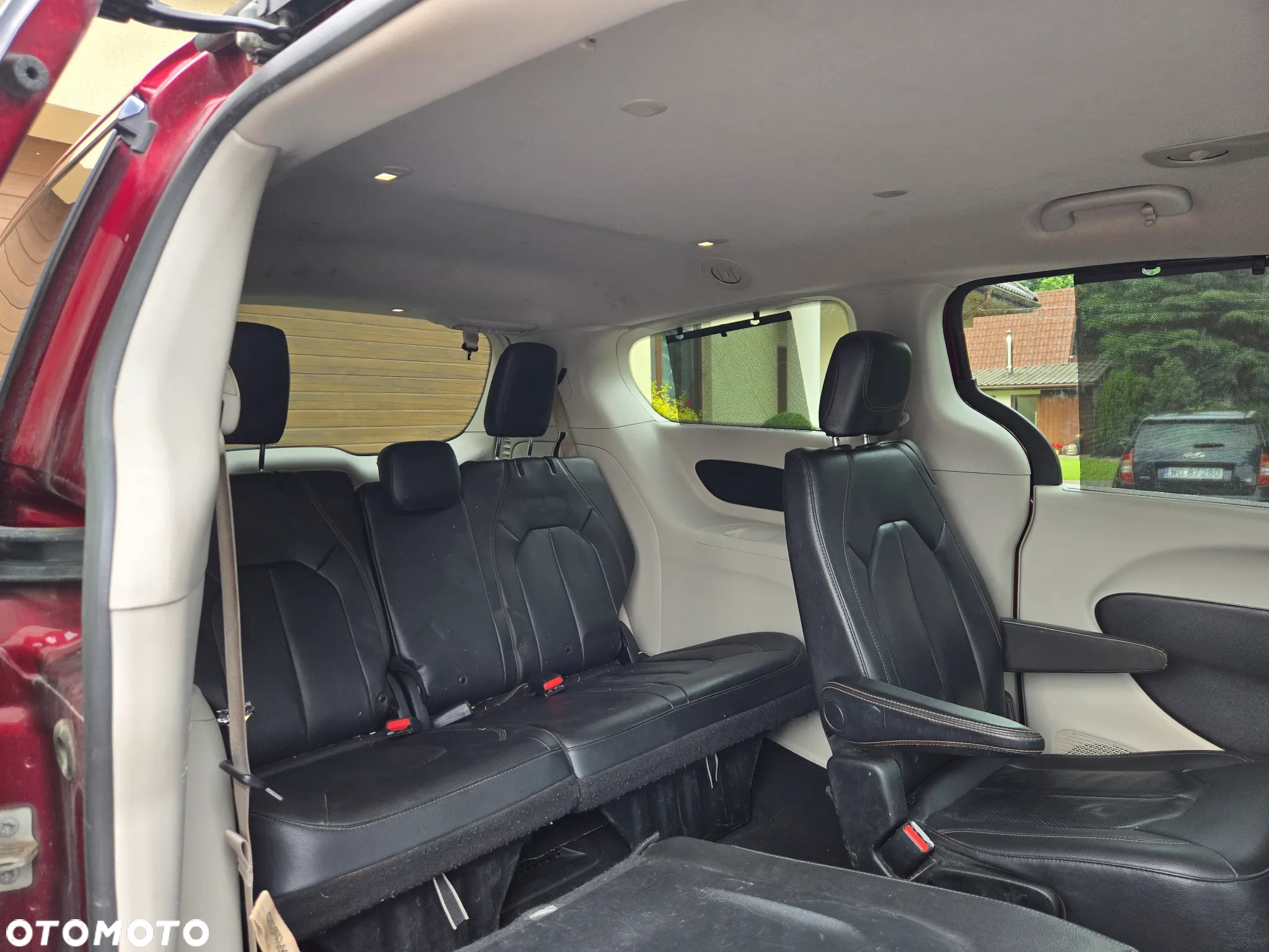 Chrysler Pacifica - 16