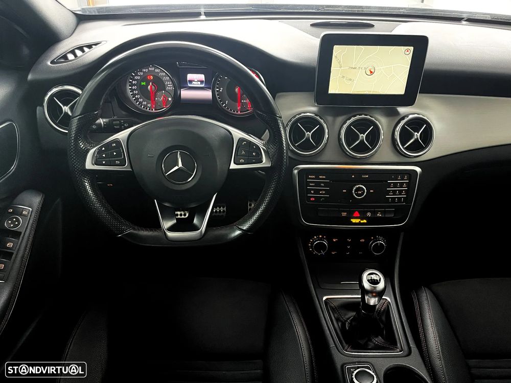 Mercedes-Benz GLA 180 d AMG Line - 14
