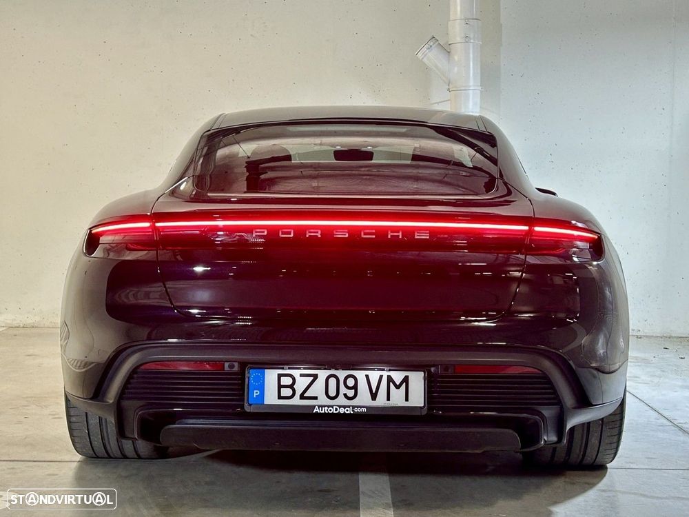 Porsche Taycan Turbo - 14
