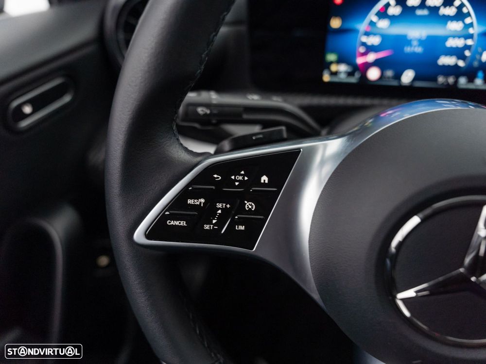 Mercedes-Benz A 200 Limousine d - 18