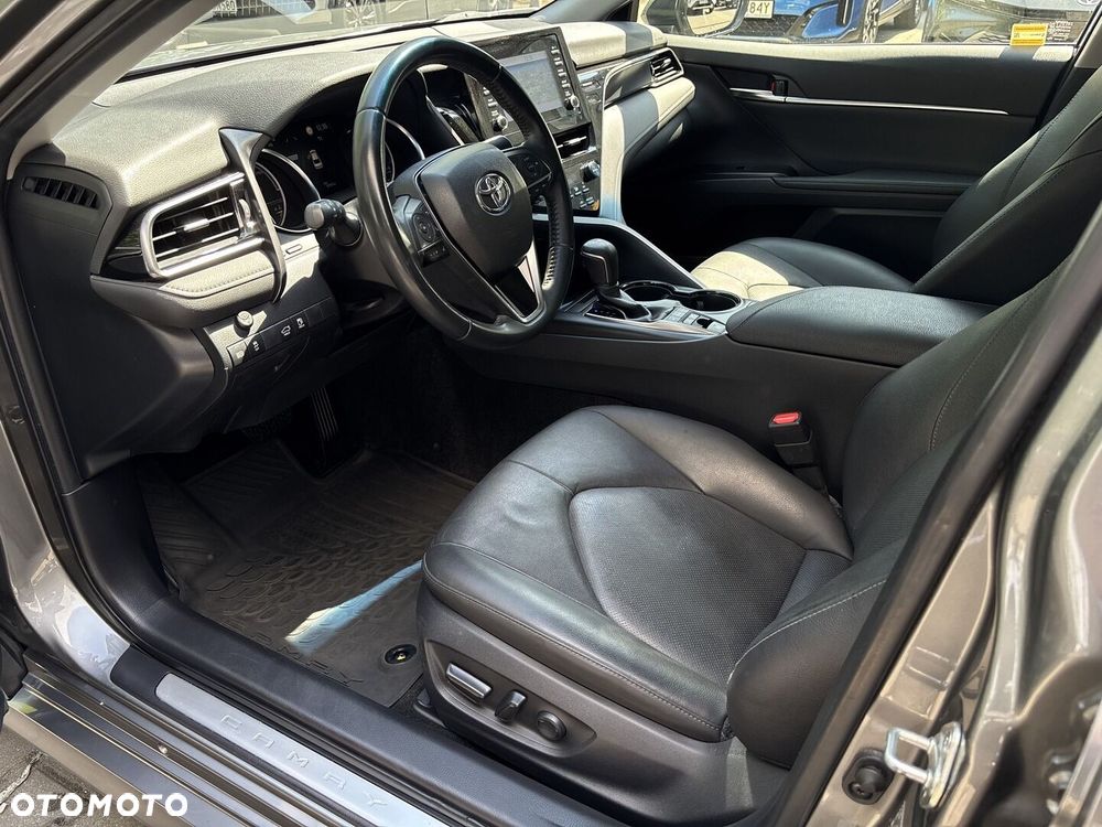 Toyota Camry 2.5 Hybrid Comfort CVT - 11