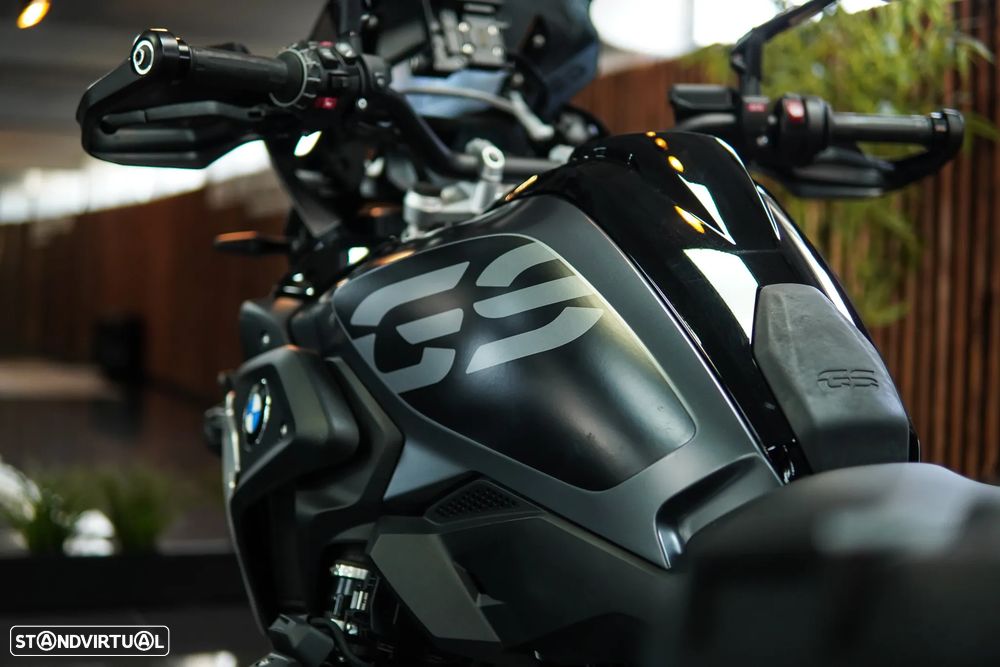 BMW R 1250 GS TRIPLE BLACK - 24