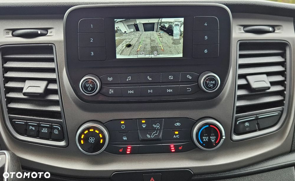 Ford Transit 2.0D 131KM L2H2 Klima Tempomat Kamera zarejestrowany w Polsce - 8