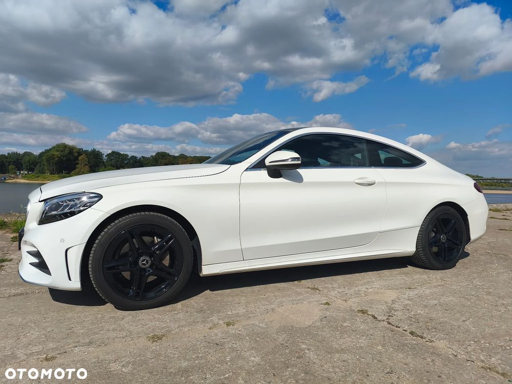 Mercedes-Benz Klasa C 180 9G-TRONIC AMG Line - 7