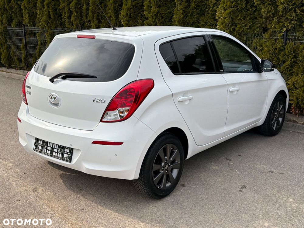 Hyundai i20 1.2 Fifa World Cup Edition - 23