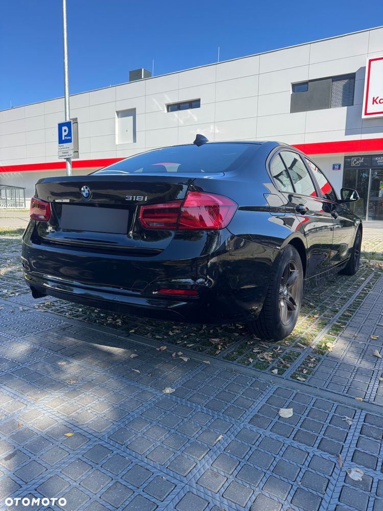 BMW Seria 3 318i - 10
