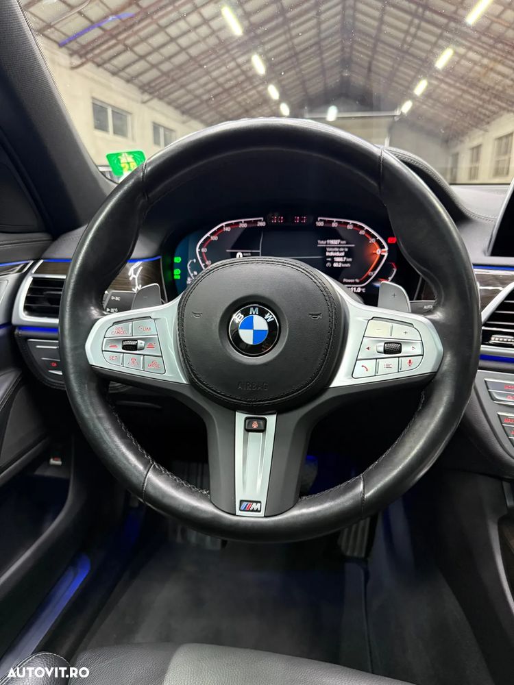 BMW Seria 7 730d xDrive MHEV - 14