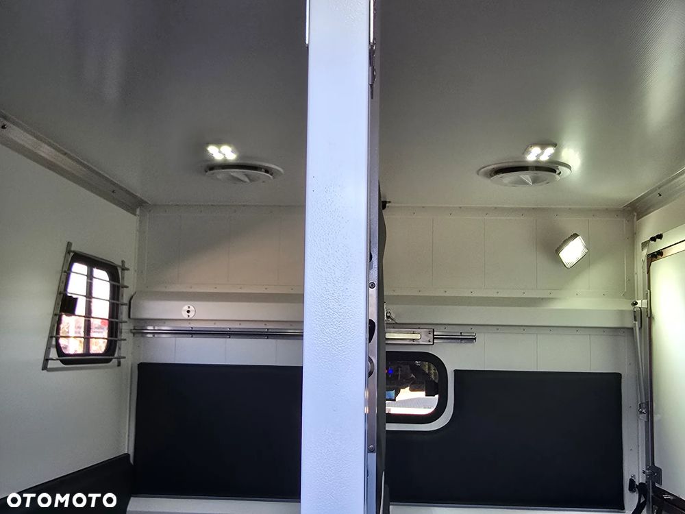 Renault Master Koniowóz - 21