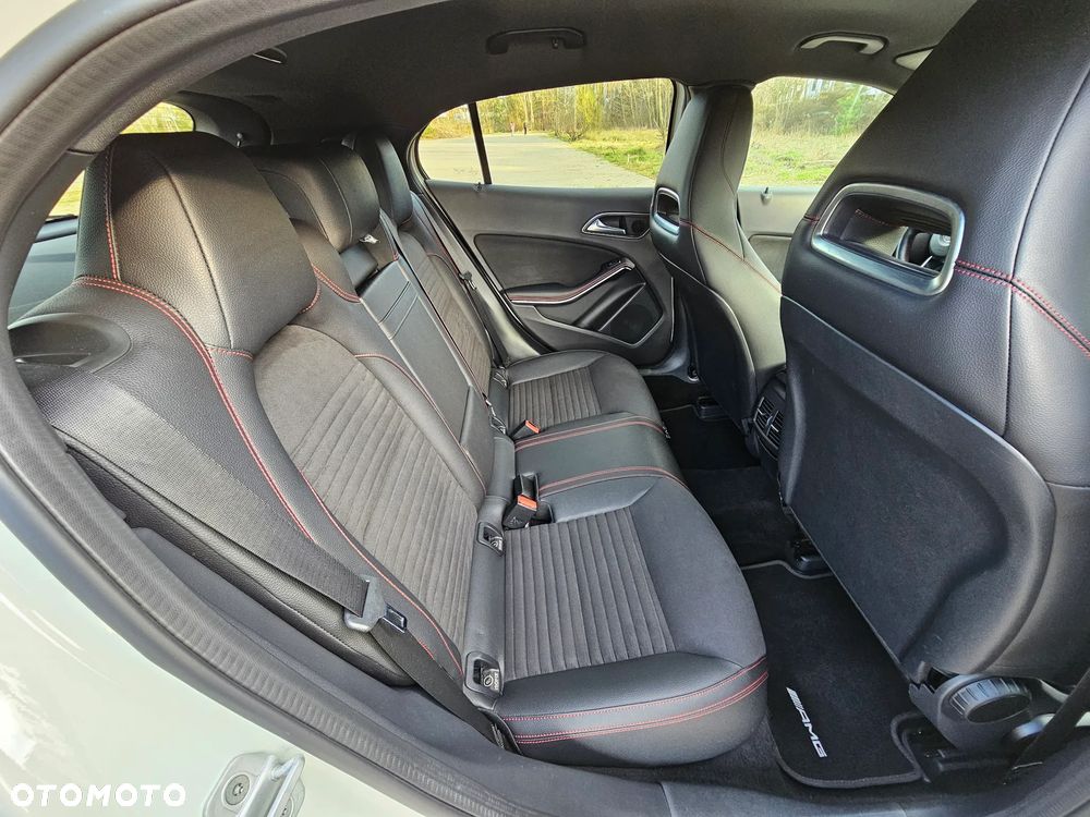 Mercedes-Benz GLA 200 7G-DCT AMG Line - 36