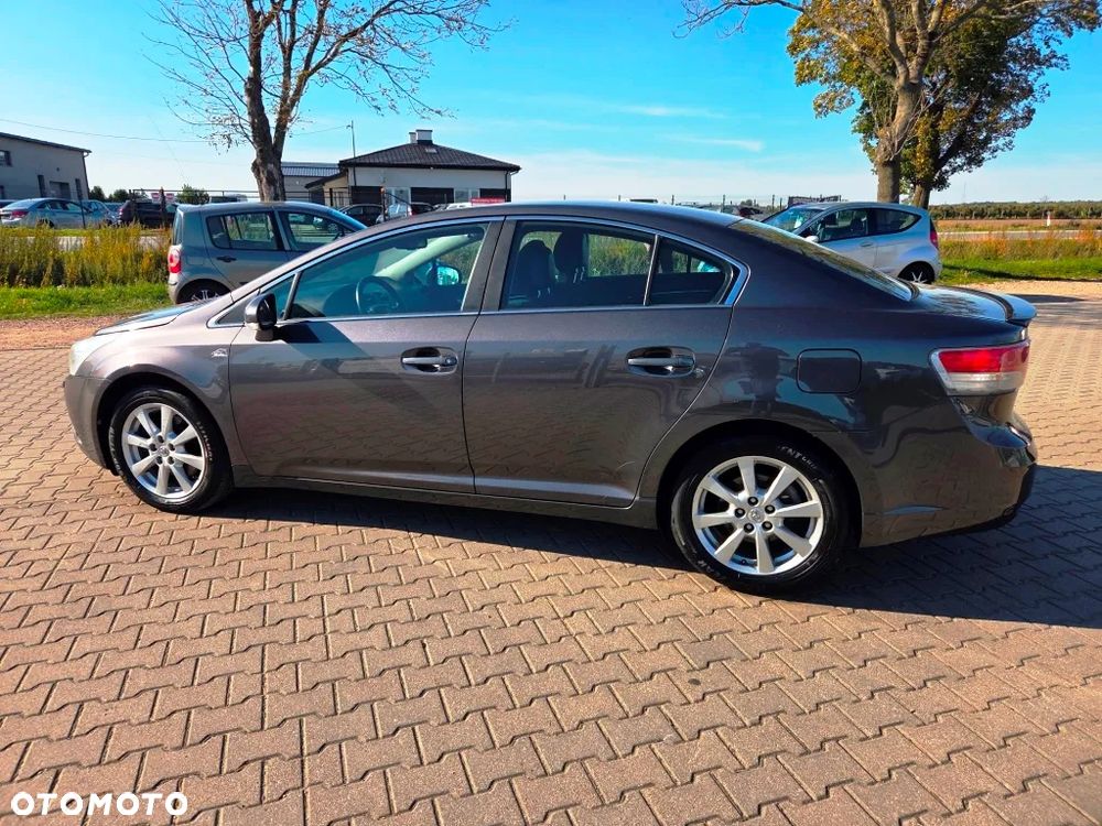 Toyota Avensis 2.2 D-4D Prestige NAVI - 17