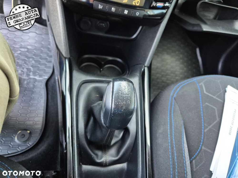 Peugeot 2008 1.2 Pure Tech Signature - 28